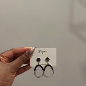 BLACK DANGLING EARRINGS